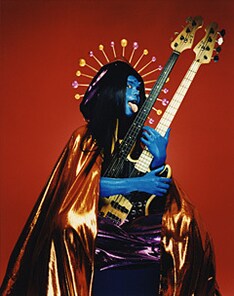 先行シングル「シュウィーンヽ(・ω・)ゝfeat. DAG FORCE」はCD無料配布＋無料配信という新機軸を打ち出し話題に。アルバムは濃厚で聴き応え十分な内容となっている。