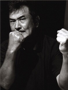 小林旭が音楽界に登場してから早や半世紀。彼がこれまで発表したシングルは320曲、レコーディング楽曲は1000曲にも及ぶ。