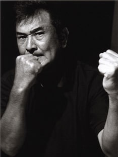 小林旭が音楽界に登場してから早や半世紀。彼がこれまで発表したシングルは320曲、レコーディング楽曲は1000曲にも及ぶ。