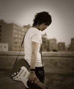 [INORAN] ソロ軌跡を凝縮したベスト盤＆DVD