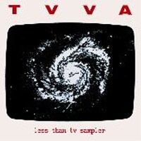 1992年のコンピ「TVVA」（写真）から今年9月26日にリリースされたNiumunとNemoのスプリット盤「Normal Notes」まで、「Less Than TV」からは15年の間に99タイトルの商品がリリースされた。