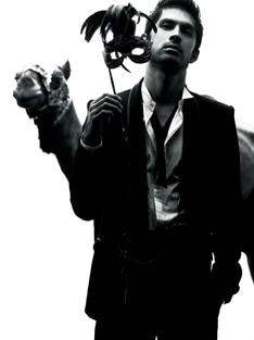 今年は3枚のシングルをリリースした平井堅。今年の活動の集大成とも言えるライブになりそうだ。