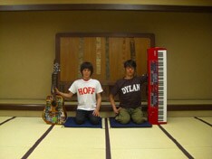 「ザ・シンプソンズ」は1989年にアメリカで始まったアニメ番組。現在も放送中で、今年5月に400話目のエピソードがオンエアされた。ユーモアたっぷり、社会風刺も盛り込んだストーリーは大人にも大人気だ。