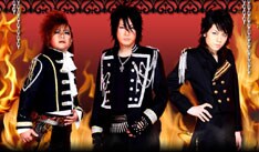 12月31日は、総勢27組のアーティストが集結するカウントダウンイベント「stylish wave COUNT DOWN '07-'08」に出演するSEX MACHINEGUNS。配信限定シングル3部作も好評配信中。