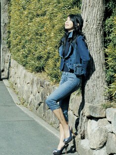 昨日行われた所属レーベルのコンベンションに出席し、ライブの可能性もほのめかした彼女。2000年以来となるワンマンライブの開催にもぜひ期待したいところだ。