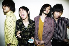 11月21日に行われた自主企画「平成ロマン vol.1」も大盛況のうちに終了。銀杏BOYZとサンボマスターをゲストに迎え、熱いライブが繰り広げられた。