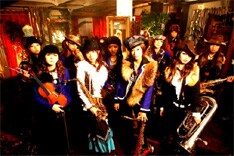 バラエティ番組「ベストハウス123」で人気に火が付いた彼女たちだけに、アルバムの発売日も1月23日（ワン・ツー・スリー）というこだわりぶり。