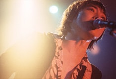 新曲「STEP BY STEP」が起用された「第61回福岡国際マラソン」は12月2日開催。堂島は当日福岡で行われる応援イベントに出演し参加者にエールを送る予定だ。