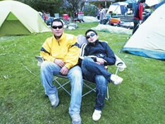 電気グルーヴは約8年ぶりとなるニューシングル「少年ヤング」を演奏する。