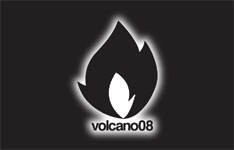 オフィシャルサイトではTシャツの先行予約を受付中。しめ切りは12月30日。