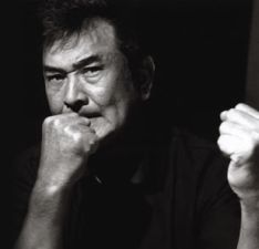 半世紀以上にわたって日本の芸能界・音楽界をリードし続けてきた"マイトガイ"こと小林旭。その発言は重みを感じさせる。