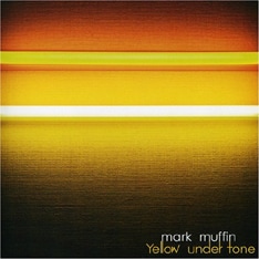 12月25日には主催イベント「裏式 Vol.1」を下北沢CLUB251で開催。元PENPALSの上条欽也と上条盛也によるHasta La Vista BabiesやCROWNらが出演する（写真は2ndシングル「Yellow under tone」）。