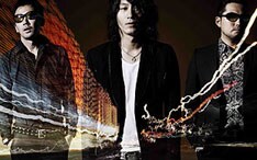 最新アルバム「C.O.W.」に伴うツアー「死に物狂いでリズムを刻め」も無事終了。年末の「COUNTDOWN JAPAN 07/08」の出演をもって、この1年の活動を締めくくる。