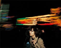 年末は「COUNTDOWN JAPAN 07/08」の東京・大阪両会場でライブを行うくるり。大阪会場ではカウントダウンの大役を務める。