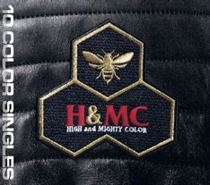 アルバム「10 COLOR SINGLES」初回盤には、デビュー曲「PRIDE」から10thシングル「Dreams」までのPV全11作を網羅したDVD付き。