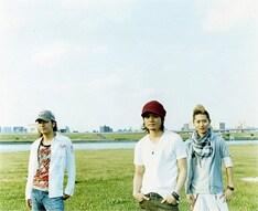 8月に発売された最新シングル「ありがとう」のビデオクリップには村田兆治と有藤通世が出演。今回のPVの内容も気になるところ。