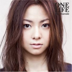 写真は1月1日にリリースされた倉木麻衣のニューアルバム「ONE LIFE」。