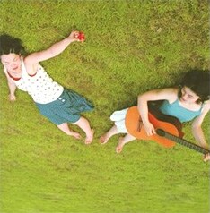 にかスープ&さやソースの音源としては、2005年に19曲入りアルバム「イピヤー」がリリースされている。