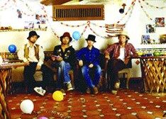 シングルに続き、アルバムのレコーディングに突入するtobaccojuice。こちらは春先にリリース予定とのことなので続報をお楽しみに。