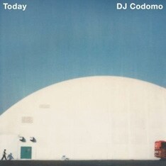 DJ Codomoの初のソロアルバム「Today」。山本ムーグは11曲目「Look」の歌詞を手がけている。