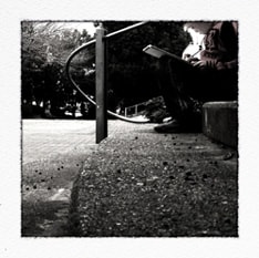 ツアーチケットはFREE-WILL ONLINE会員限定で先行予約を受付中（写真は2ndシングル「gaze」ジャケット）。