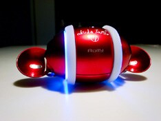 真っ赤なカラーリングがカッコいい「Rolly 奥田民生モデル」。なお、このコラボモデルは残念ながら非売品となっている。