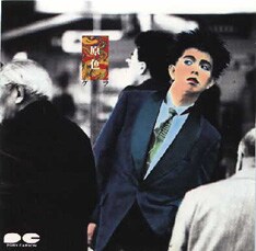 写真は1988年にリリースされた、秋元康プロデュースのソロアルバム「原色」。今回のソロライブは同年、東京郵便貯金会館（メルパルク東京）で行われた「日本歌謡曲のからくり」以来ということになるようだ。