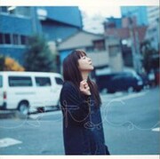 映像で綴られるKYON2ヒストリーは、ファンならずとも楽しめる内容だ(写真はアルバム「厚木I.C.」)。