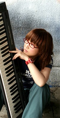 奥華子は現在、いきものがかり、秦基博、カラーボトルらとともに埼玉、群馬、茨城、神奈川、千葉をまわるライブサーキット「ONE HEART LIVE CIRCUIT 2008」を開催中。