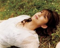 今回の3部作の楽曲提供とプロデュースは小林武史が担当している。