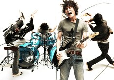 2月15日にはmaeの来日公演にオープニングアクトとして出演する9mm。チケットは各プレイガイドにて好評発売中。