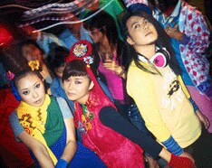 新体制になってから発表された最新シングル「Brand New Day」も好評なNIRGILIS。次なる新作にも注目が集まる。