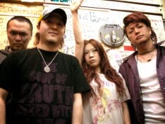 「MUSHROOMCAT RECORD」は2枚組で28曲を収録。彼らの10年にわたる歴史が凝縮されている。