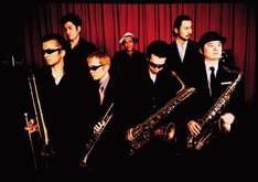 勝手にしやがれの次なる方向性を示す熱いライブに期待。