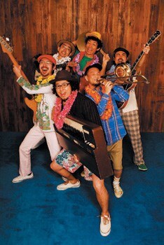 「10 INCH STOMP」のオリジナルは、2002年発売の1stミニアルバム「COME ON」に収録。