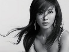 司会を務めるmelody.（写真）は、ニューアルバム「Lei Aloha」を4月9日にリリース。