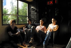 彼らがアニメのエンディングを担当するのは、2006年「桜蘭高校ホスト部（日本テレビ系）」の「疾走」以来2度目。