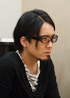 コメント映像ではロックスターのレーベルに対する愛情（？）を感じることができるはず。メイニアはぜひチェックを。