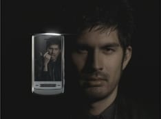 3月12日にはひさびさのニューアルバム「FAKIN' POP」をリリースする。