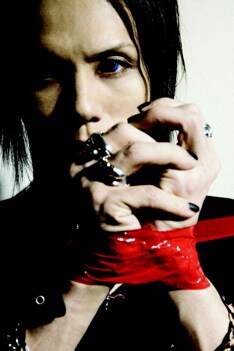 現在ライブハウスツアーまっただ中のAcid Black Cherry。5月には日本武道館公演を含むホールツアーも開催される。