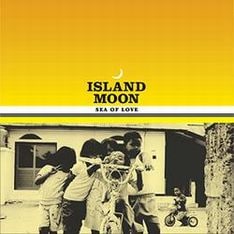 写真は前作「ISLAND MOON ～SEA OF LOVE～」。こちらはHAKASE-SUN feat.武田カオリ（TICA）や、BAGDAD CAFE Trench Townを中心にした特別ユニット・Crazy for the Mamboらが参加している。