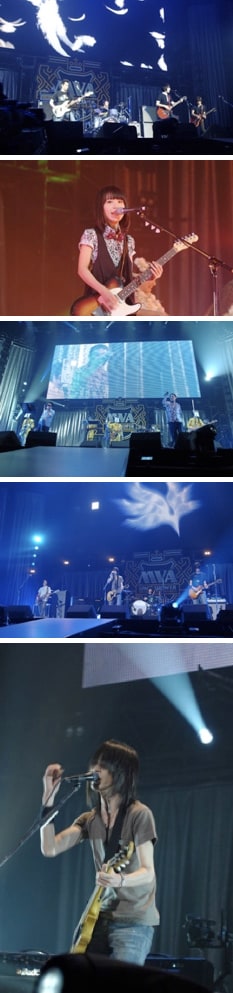 ASIAN KUNG-FU GENERATION、チャットモンチー、電気グルーヴ with BEAT CRUSADERS、BUMP OF CHICKENなど計7組が熱いパフォーマンスを披露。