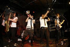 春には全国各地のライブイベントに続々出演するオレスカバンド。「SXSW」を経てさらに成長した彼女たちに、ぜひ会いに行ってみよう。