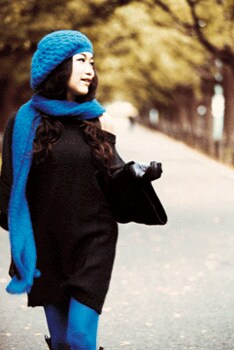 先日行われたツアーで披露され、観客の涙を誘った新曲「どんなに遠くても…」は4月23日リリース。