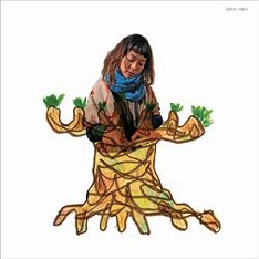 写真は「気配と余韻」通常盤。ツアー会場は博物館やカフェ、歴史的建造物など彼女の雰囲気にぴったりの場所ばかりだ。