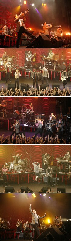 現在ナタリーでは「Perfect Future」の特集コーナーを開設中。インタビューでは谷中と川上が新作やツアー、今回ゲスト出演した伊藤ふみおとの絆について語っている。