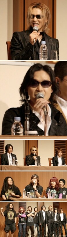 そうそうたるラインナップが勢ぞろいした記者会見だが、ホルモンのメンバーはいつもどおりのファッション。マキシマム ザ 亮君はもちろん便所サンダル着用。