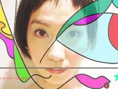 ちなみに篠原ともえは、電気グルーヴの最新アルバム「J-POP」に収録された「少年ヤング」でコーラスを担当している。