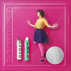 CD盤のジャケットは、ブリスターパック風のポップなデザイン。サウンドもキュートさもフレッシュなまま包装済みだ。