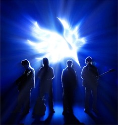 昨年から精力的な活動が続くBUMP OF CHICKEN。現在敢行中のアリーナツアー「ホームシップ衛星」は、7月5日の沖縄・宜野湾海浜公園野外劇場まで続く。